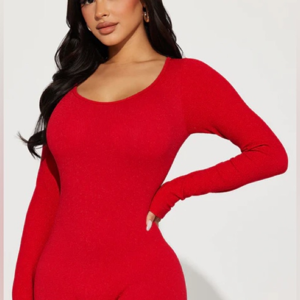 ❤️MAKE AN OFFER! SNATCHED BODY JUMPSUIT❤️ - Picture 3 of 3
